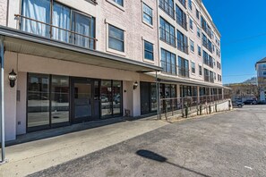 Exterior - Quant Downtown Columbia Apartment (Columbia)