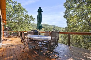 Cabin, Multiple Beds (Camp Dancing Bears -Classic Retreat) | Outdoor dining