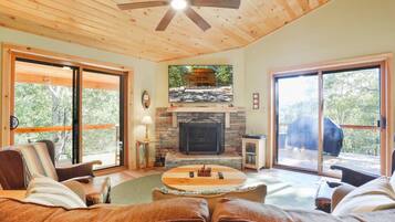 Cabin, Multiple Beds (Camp Dancing Bears -Classic Retreat) | Living area
