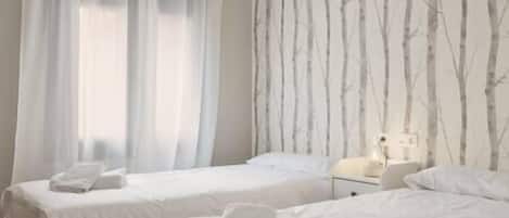 3 bedrooms, travel crib, WiFi, bed sheets