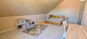 1 soverom, strykejern/-brett og sengetøy