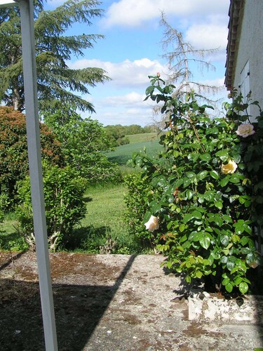 Chambres D'hôtes Avec Coin Repas, au Milieu des Champs