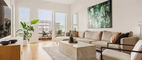 Televisión, oficina