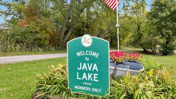 A welcome sign for Java Lake, indicating it is a private members-only area.
