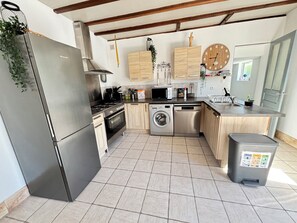 Microondas, horno y lavavajillas 