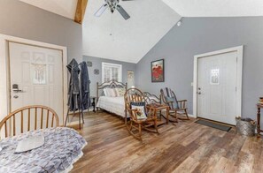 1 bedroom, bed sheets