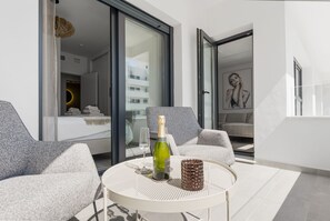 2 slaapkamers, een strijkplank/strijkijzer, reisbedje, wifi