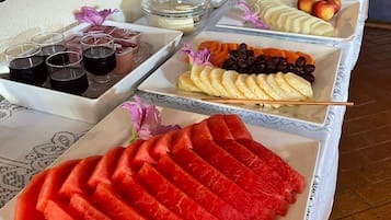 含每日吃到飽早餐