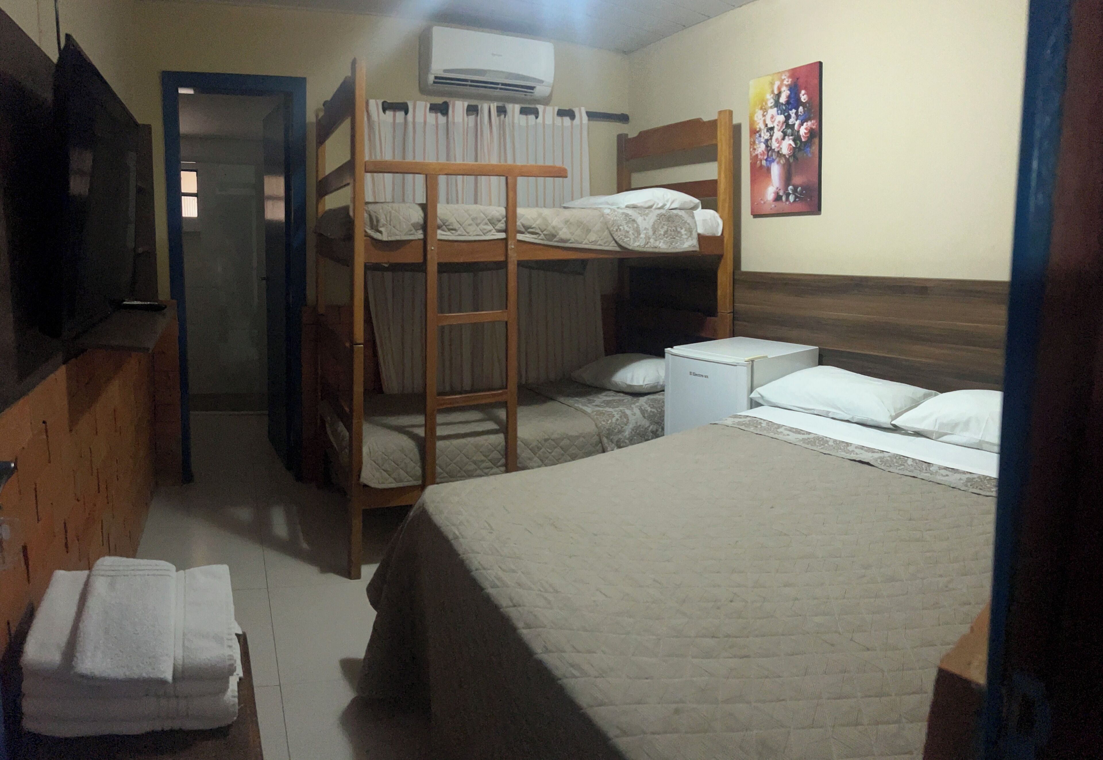 Habitación cuádruple básica | Wifi gratis 