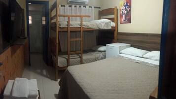 Habitación cuádruple básica | Wifi gratis