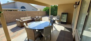 Outdoor dining - Cozy Tempe 4 BD / 2 BA Home (Tempe)