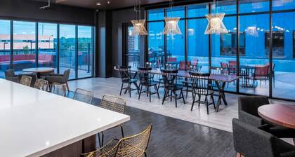 Sleepover: Contemporary 1BD/1BA - Downtown Des Moines