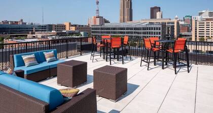 Sleepover: Contemporary 1BD/1BA - Downtown Des Moines
