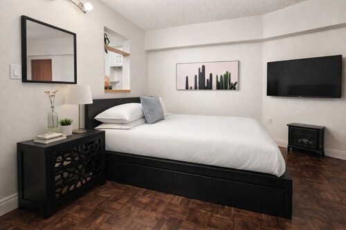 Cute & Cozy Mount Pleasant Gem near Park!