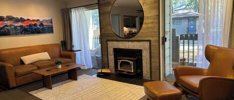 Smart TV, fireplace, stereo