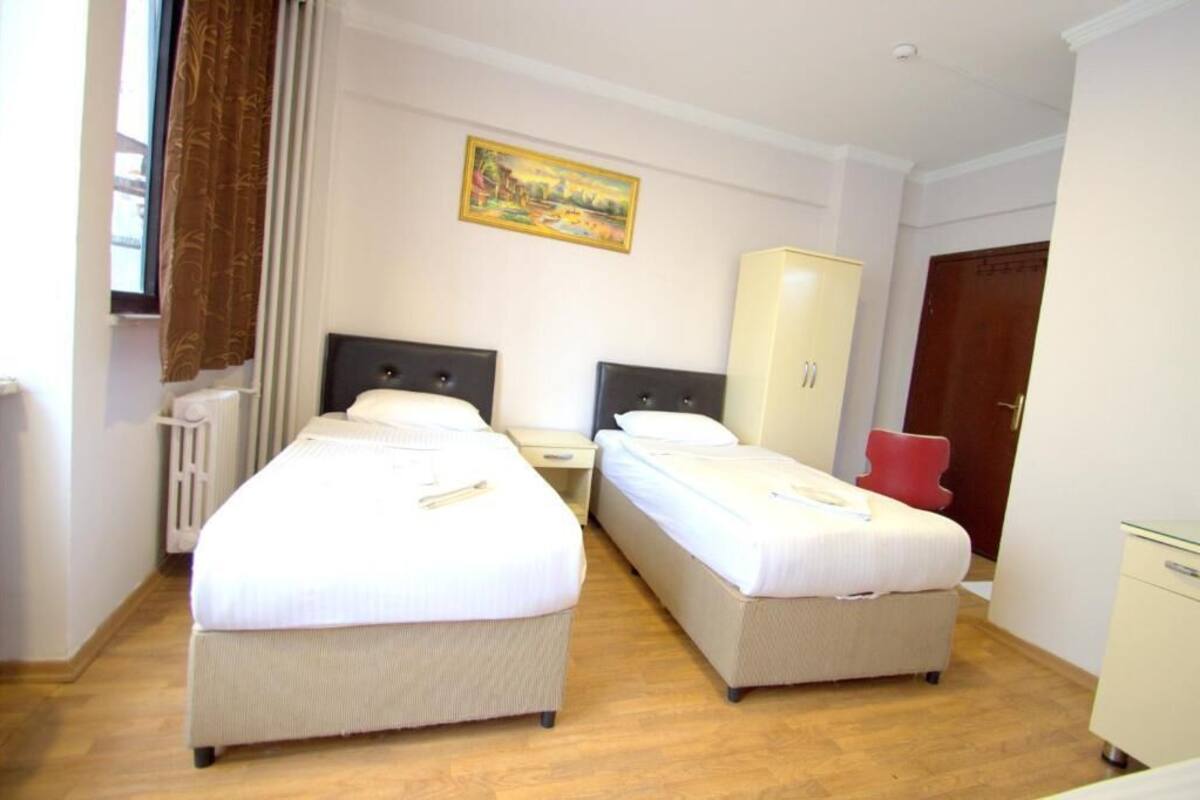 In-room safe, blackout drapes, soundproofing
