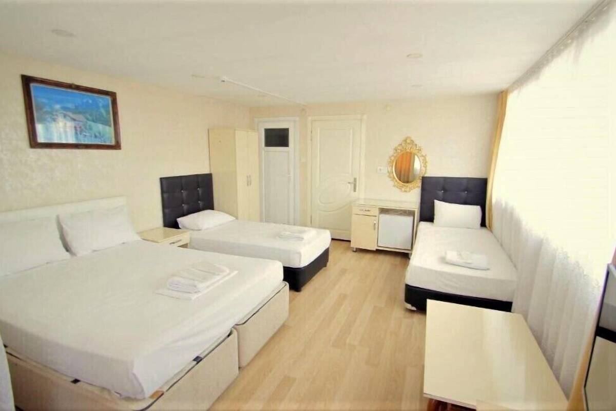 In-room safe, blackout drapes, soundproofing