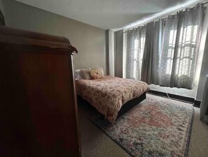 3 bedrooms, travel crib, free WiFi, bed sheets