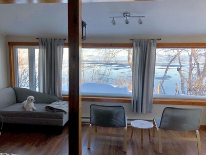 Charming cottage directly on the beach at Pointe-Lebel.