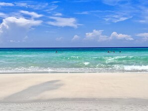 Beach nearby - Borde Del Mar-LagunaBch-Steps2SAND-4ppl-DogOK-Patio (Panama City Beach)