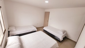 Exclusive-Doppelzimmer | Individuell eingerichtet, Schreibtisch, kostenloses WLAN, Bettwäsche