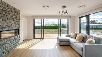 TV connectée, cheminée