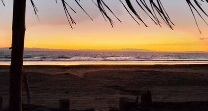 Beautiful Beach House 2 Bedroom/ 2 Bath w/ AC