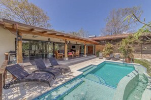 Pool - Wonderful home in GBC w/ Inf. pool 5 min to surf (Provincia de Guanacaste)