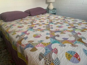 2 bedrooms, in-room safe, desk, WiFi