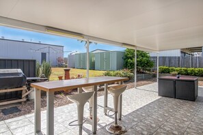 屋外ダイニングエリア