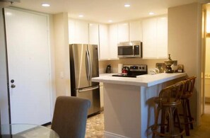Private kitchen - B213 North Coast Village (Oceanside)