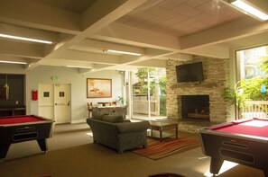 Games room - G208 North Coast Village (Oceanside)