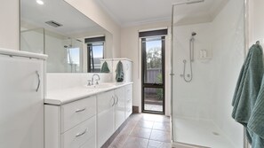 Een douche, een haardroger
