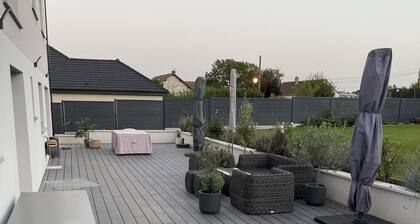 Maison moderne au calme.