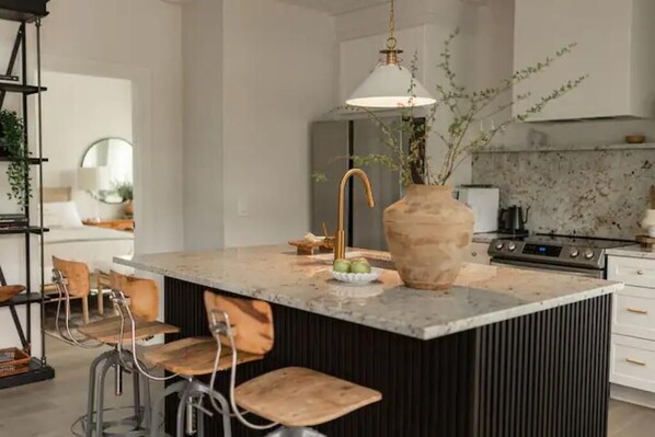 Private kitchen - Modern Farmhouse Country Retreat (Frankfort)