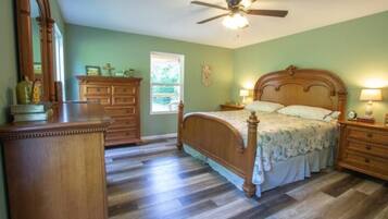 4 Schlafzimmer, Bügeleisen/Bügelbrett, Reisekinderbett, kostenloses WLAN