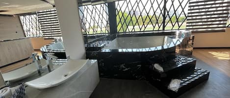 Superior Room, 1 King Bed, Non Smoking | 1 bedroom, individually decorated, individually furnished, free WiFi
