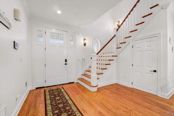 Interior - 6BR Belmar Beach Family Home -Walk to Beach & Lake (Belmar)