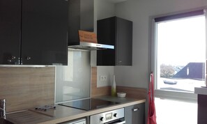 Micro-ondes, four, plaque de cuisson, lave-vaisselle