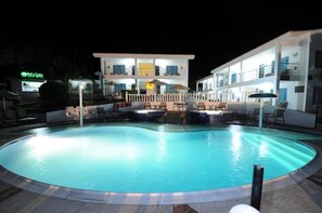 Outdoor pool - Villeta Boutique Hotel Spa (Villeta)
