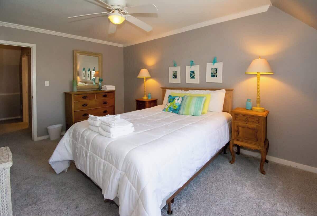 3 bedrooms, iron/ironing board, free WiFi, bed sheets