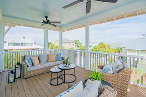 Property grounds - 515 Tarpon Blvd - New to VRBO! Resort Access Included! (Saint Helena Island)
