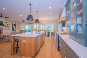 Fridge, microwave, oven, dishwasher - 104 Davis Love Drive - New to VRBO! Resort Access Included! (Fripp Island)