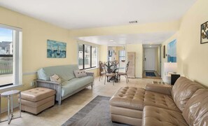 TV, offices - 622 Newhaven (Fripp Island)