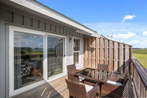 Outdoor dining - 5 Springtide Villa (Fripp Island)