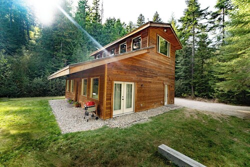 Private Forest Cabin Near Silverwood Theme Park - Sleeps 5