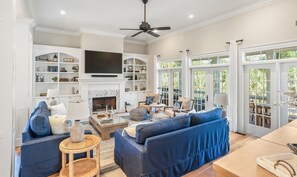 Living area - 778 Marlin Drive - New to VRBO! Resort Access Included! (Fripp Island)
