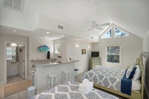 Room - Stunning location ON Ocean Creek Golf Course! (Fripp Island)