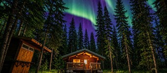 Private Aurora Log Cabin in Fairbanks Northern Lights Views