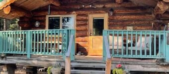 Aurora View Log Cabin – Authentic Alaskan Experience